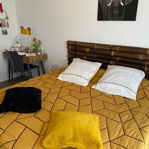 La Croisee D Avec Sanitaires Partages Privatunterkunft Guereins