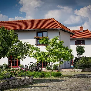 apartamenty-za-murem.poznan-hotels.com/